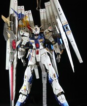 機動戦士ガンダム逆襲のシャアRG 1/144 RX-93ff νガンダム 重火力トリプルフィンファンネル仕様改修塗装完成品 リアルグレードMETALBUILD_画像2