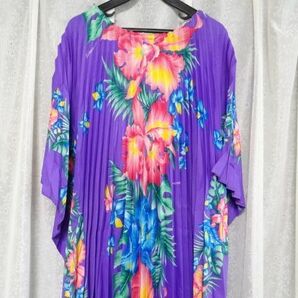 中古 ハワイ製 ROYAL CREATIONS ハワイ フラダンス ムームー ワンピース フリーサイズ ドレス マント 結婚式 ハイビスカス柄 衣装 紫色の画像2