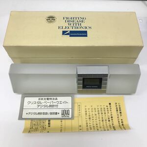 33133-15 0307Y 日本光電と特注品　クリスタル　ペーパーウエイト　デジタル時計付　HOYA クリスタル　　動作未確認