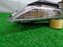 スカイライン　ＨＶ３７　左フロントターンシグナルランプのみ　LED　スタンレーW1176　No.830708【品番　26135-4GA0A】_画像2