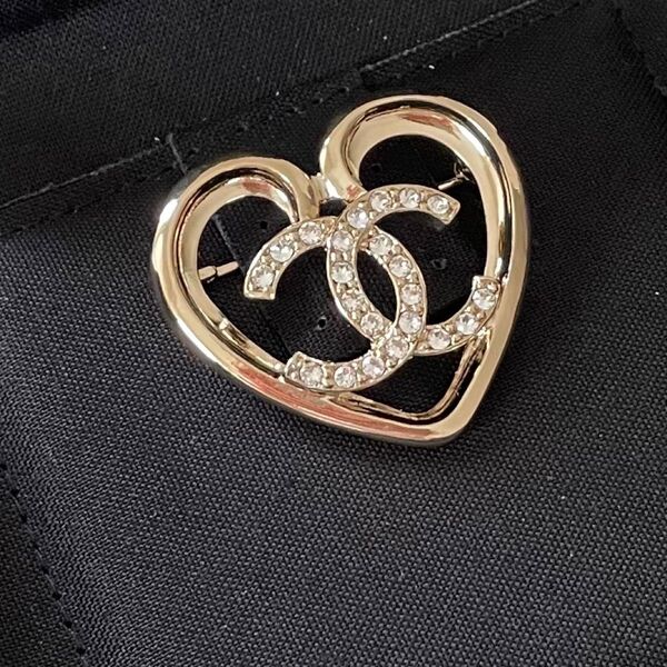 CHANEL 今期 完売 ハート ブローチ 新品 シャネル ゴールド