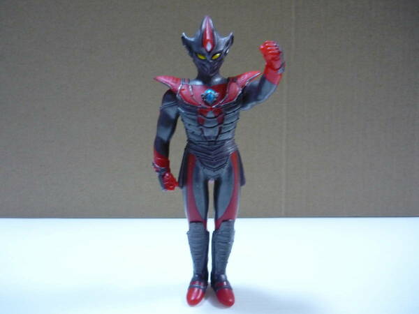 [管01]【送料無料】ソフビ 闇の巨人ダーラム 2000 約16.5cm ウルトラマンティガ 円谷 特撮 フィギュア ウルトラ怪獣シリーズ