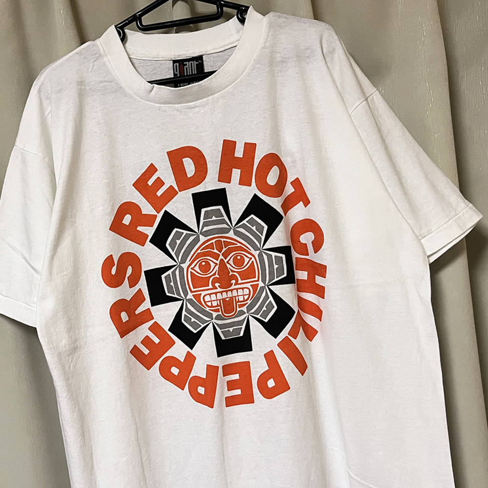 Red Hot Chili Peppers Tシャツの値段と価格推移は？｜121件の売買情報 