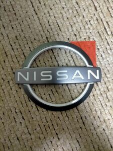 日産CI純正エンブレム 新デザイン バネット リア用 NISSAN