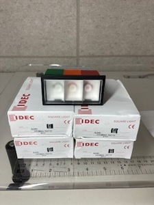 IDEC 角形三色表示灯SLD48-3TP2BRAG-TK2772 未使用　５箱セット　箱凹み有