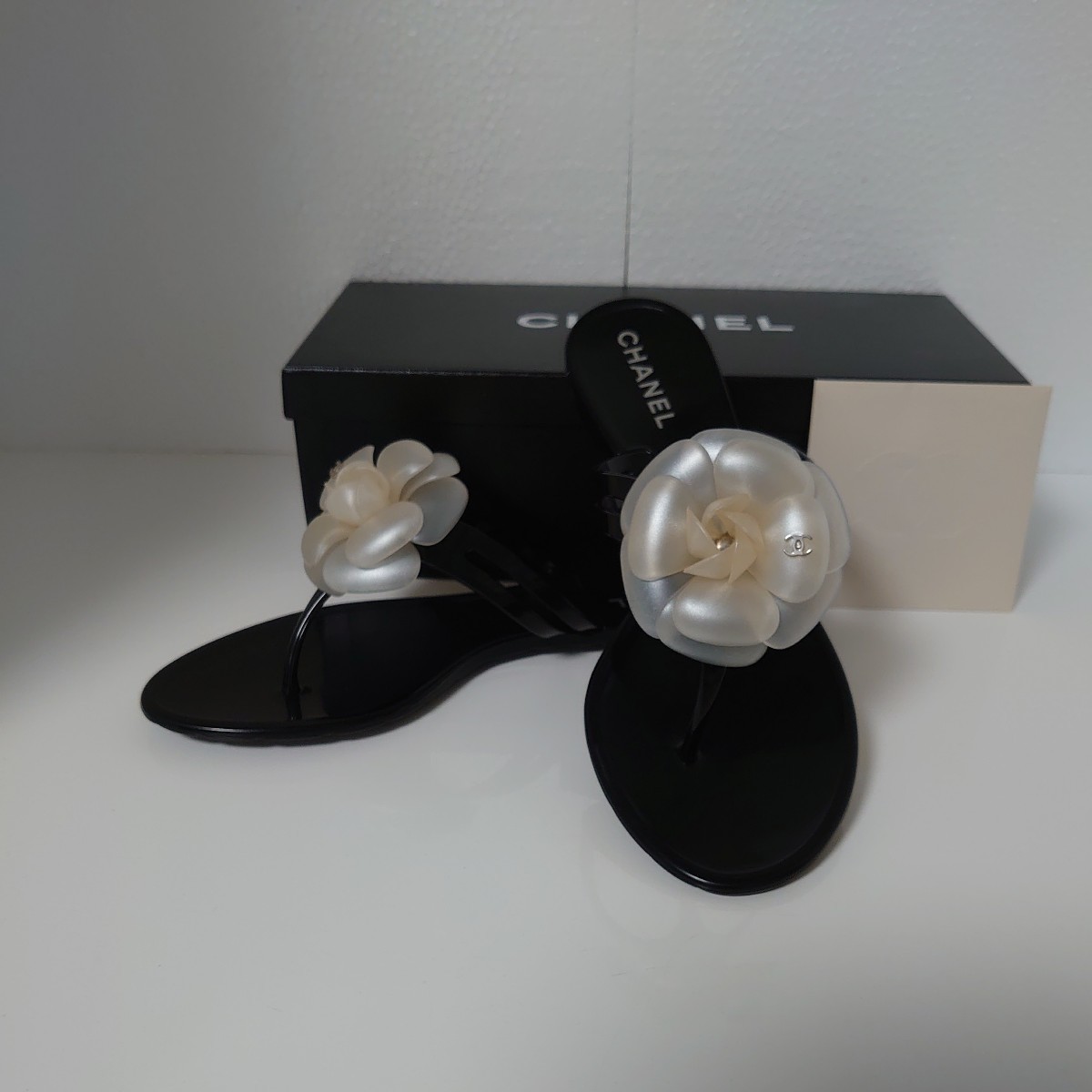 ヤフオク! -「CHANEL サンダル 新品」(24.0cm) (女性用)の落札相場