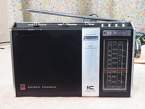 ♪National Panasonic 【 RF-858 】初期型 クリアな音声で楽しめる AC-BATTERYの2電源方式　ＦＭ76～94MHzまで受信可能 管理23021045