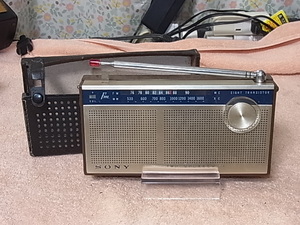 SONY 【TFM-834)】 通電確認、クリアな音声 AM/FM/受信可能、画像からご判断ください。 管理230210100