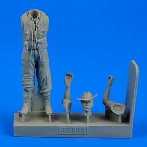 エアロボーナス 320071 1/32 Royal Australian Air Force Fighter Pilot WWII(汎用)