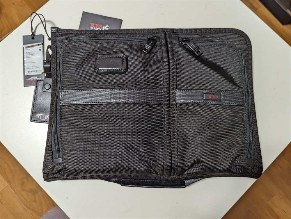 未使用】TUMI レザー スリム・デラックス・ポートフォリオ メンズ