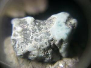 外国産鉱物　ラリマー　ブルーペクトライト　曹珪灰石　カリブ海の宝石　磨き石　２個　定型外発送