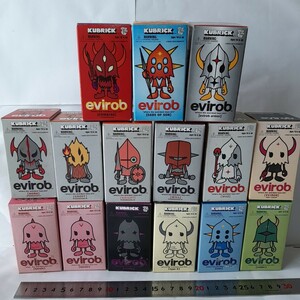 evirob キューブリック フィギュア 可愛い 戦士 イヴィロブ ミニ デビルロボッツ 