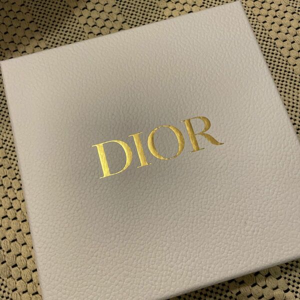 Dior 空箱 リボン付き 梱包材付き