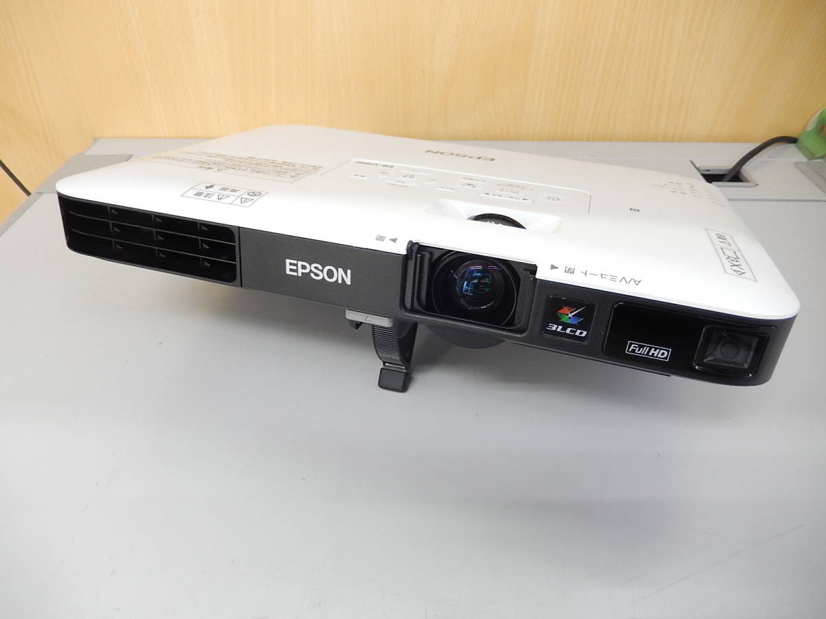 好評受付中 EPSON EB-1795F 3200lm高照度プロジェクター超軽量モデル