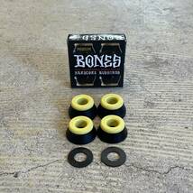 新品送料無料 BONES HARDCORE BUSHINGS MEDIUM BLACK ボーンズ ハードコア ブッシュゴム ミディアム ブラック スケボー_画像2