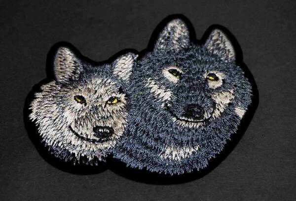 『二匹狼』■ 新品未『two wolves』『仲間　親子　夫婦　　絆』刺繍ワッペン■格闘技ストリート　ファイト■サバゲー ミリタリー■衣服DIY