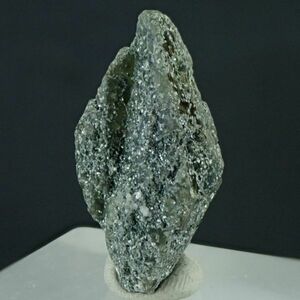 チタナイト 原石 3.0g サイズ約25mm×12mm×7mm パキスタン ギルギット バルティスタン州産 spg453 スフェーン チタン石 楔石 天然石 鉱物