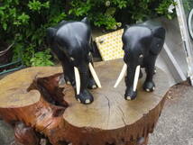 【HD30429】親子象/夫婦象の置物　木彫り　黒檀 ２個セット　アンティーク/ヴィンテージ_画像1