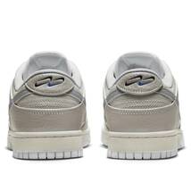 ☆NIKE DUNK LOW SE 銀/濃銀/淡白 28.5cm ナイキ ダンク ロウ エスイー Metallic Silver DX3197-095_画像4