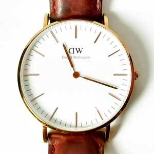 動作品 ダニエルウェリントン 36mm DW Daniel Wellington 白 クォーツ メンズ男性用 レディース女性用 ユニセックス 腕時計 稼働品 z403