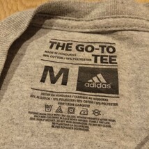 USA古着卸 Mサイズ adidas THE GO TO TEE アディダス No1 SOCCER CAMPS 両面 ロゴ プリント Tシャツ_画像4