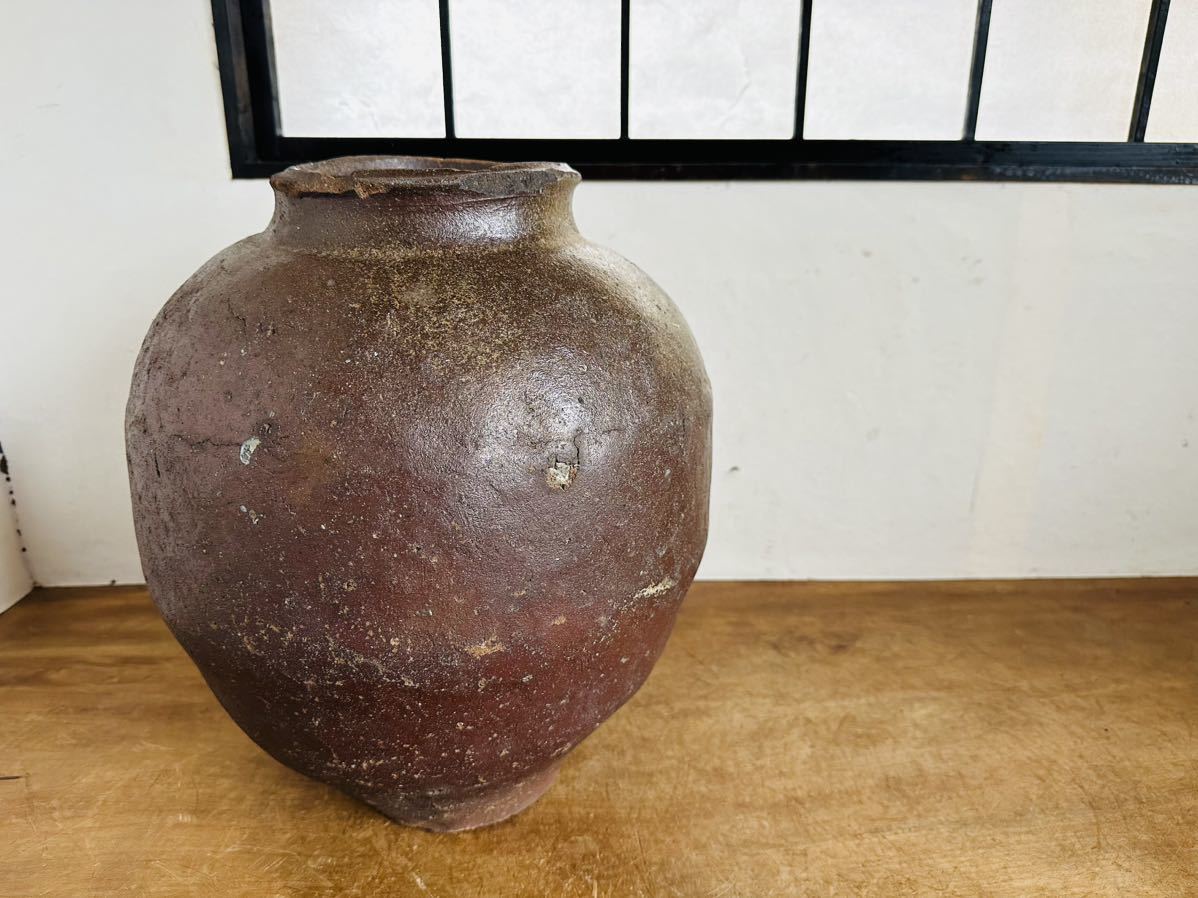 究極の古美術品◇蔵から凄い雰囲気のある古い小壺が出て来た!陶器、花