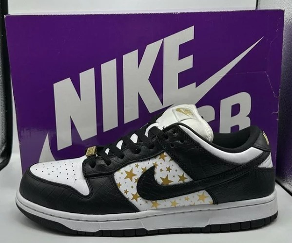 Supreme Nike SB Dunk Lowの値段と価格推移は?|42件の売買情報を集計