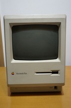 Apple Macintosh Plus M0001A 本体のみ ジャンク品　アップル マッキントッシュ プラス _画像1