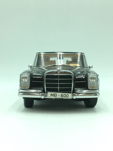 AUTOart◆ミニカー/BLK/Mercedes-Benz600/破損有/ベンツ