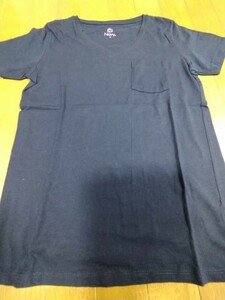 ・即決　新品未使用　紺のVネック半袖Tシャツ（M)