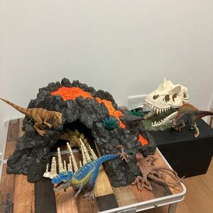  present condition goods Schleich42305 large fire mountain .tilanosaurus dinosaur big set Schleich42348 huge dinosaur. skeleton trap shulaihi2 point set 