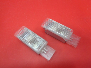 [RMDup30813] ジェッタ フットライト ブルー LED 左右セット 中古良品 適合確認可(青/BLUE/ランプ/1KBWA/1KAXX/1KBLG/1KCAV/運転席/助手席)