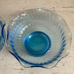 昭和レトロ ブルーガラス小鉢2個 デザートカップ 氷コップ レトロモダン ポップ フリル 色ガラスの画像4