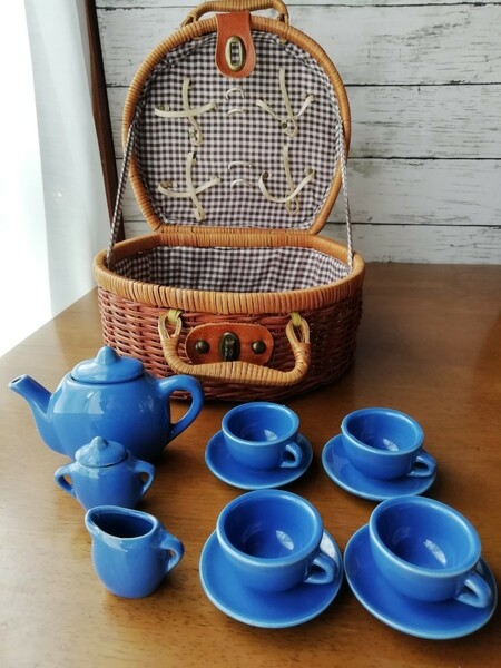 陶器製 ミニチュア ティーセット バスケット おままごと ポット カップ&ソーサー ミルクピッチャー basket miniature tea set 送料込み