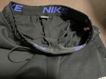 超美品NIKE DRI-FITウエストロゴ入り（ロゴパープル）黒、ロゴ白、パープル、ストレッチパンツ　サイズL_画像3