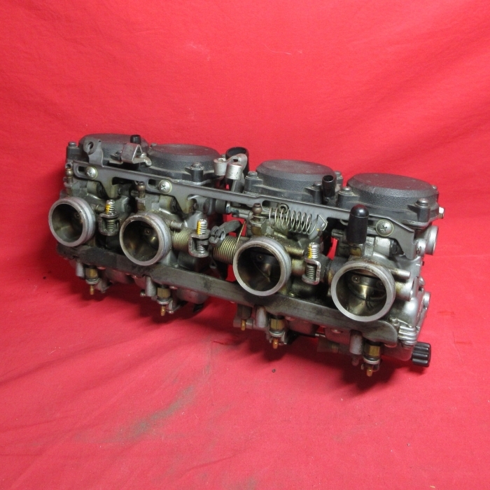 国際ブランド ゼファー400 2型の純正キャブレターになります
