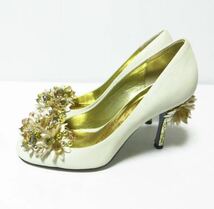 【アパレル】☆美品☆ Odette e Odile オデットエオディール ビジュー付き パンプス 22.5㎝ 白 ホワイト パーティー 二次会 結婚式 _画像2