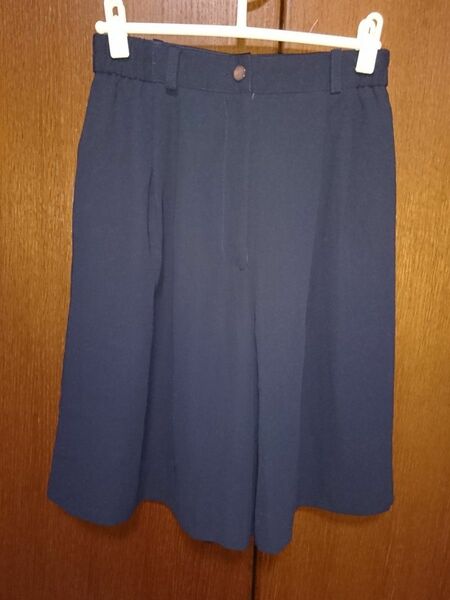 紺色キュロットスカート