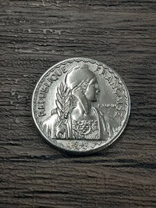 アンティークコイン　フランス領インド　1941年　10セント硬貨　ミントマークS　FI10C0415