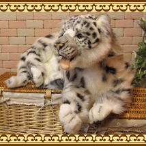 リアルな 豹のぬいぐるみ　ユキヒョウ　ビッグサイズ　動物オブジェ　置物　アニマルグッズ　フィギュア　インテリア_画像3