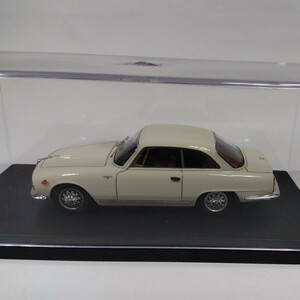 希少品！Bang・1/43アルファロメオ2600スプリント・1962年・アンティークホワイト・絶版品・左ハンドル・ベージュインテリア。