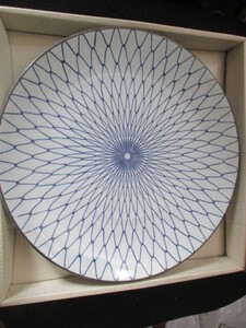 華山窯　大皿 高さ：約4cm・円直径：約31.5cm　 和食器　《食器》　（Ｈ3）