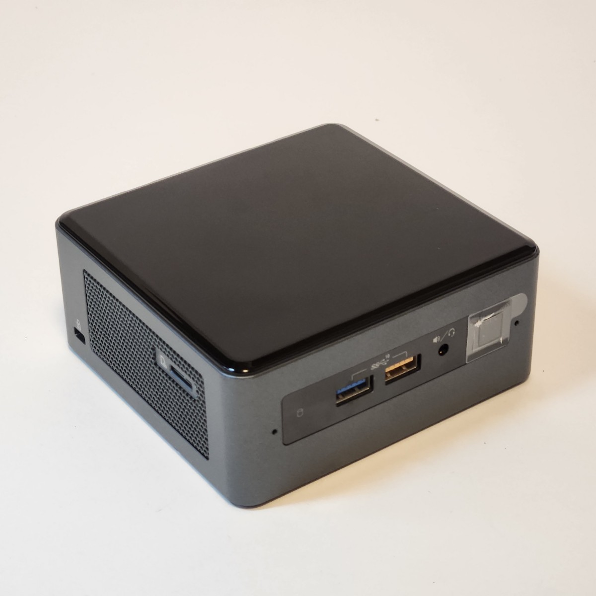 代引き不可】 インテル Intel NUC8i3BEH Kit Mini NUC8i3BEH Mini