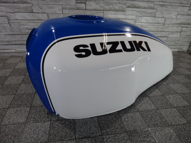 店内全品ポイント2倍!! スズキ GSX400FS バイク 純正新品 タンク ※凹み
