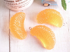  charm mandarin orange 2 piece ( #1897)mi can orange fruit solid Mix 