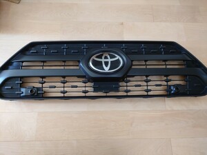 RAV4 純正グリル　新車外し　230409