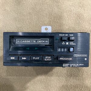 [ rare * that time thing ]HITACHI Hitachi car stereo tekCSD-6201C 28106 v0800 02 Car Audio old car cassette deck 