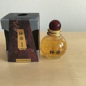 中古 神楽 Tokyo 50ミリサイズ残量多 金粉入り香水 オードパフューム