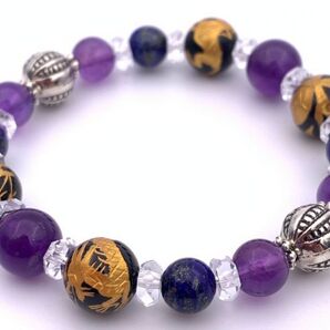 風水四神!天然石金彫りオニキス10mm玉&ラピスラズリ&アメジストのブレスレット