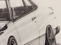 日産 NISSAN スカイライン ジャパン 2ドア 前期（丸目） 【鉛筆画】名車 旧車 イラスト A4サイズ 額付き サイン入り_画像3